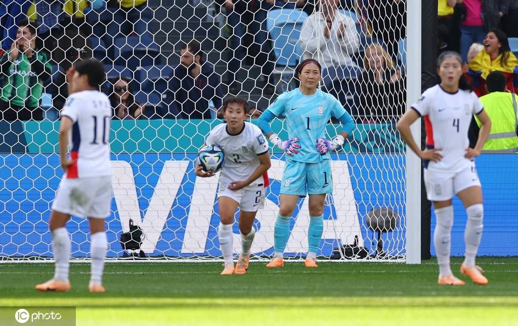 ”导演陈正道称赞影片在叙事格局和审美层面上讲了一个非常动人的故事，会带给人一些很不一样的观影体验